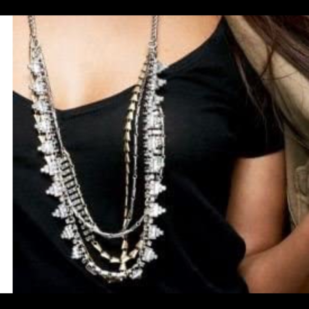 Stella and Dot Sutton Necklace